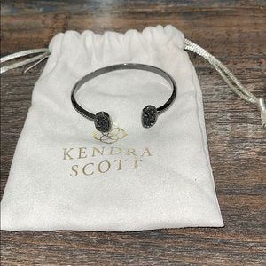 Kendra Scott Edie Gunmetal Bracelet in Black